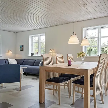 8 Person In Dom wakacyjny Nexø